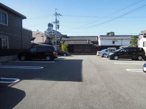 カサブランカウエスト 駐車場