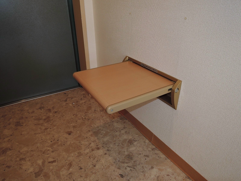 レジデンス八楽 玄関