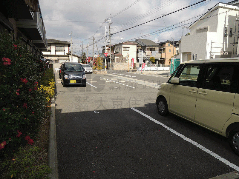 ヴィラエリーゼB棟 駐車場