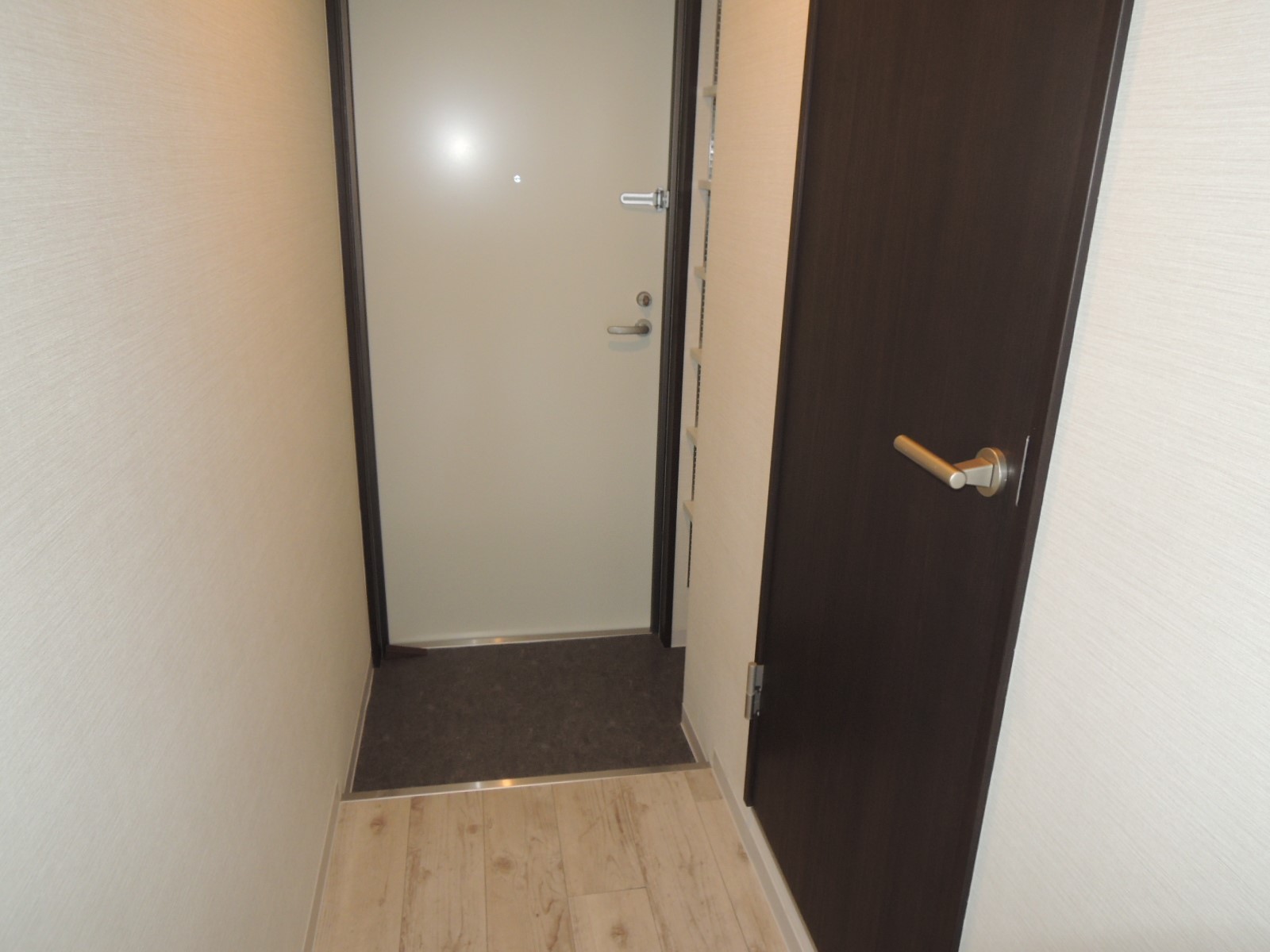アムールみのりⅤ 玄関