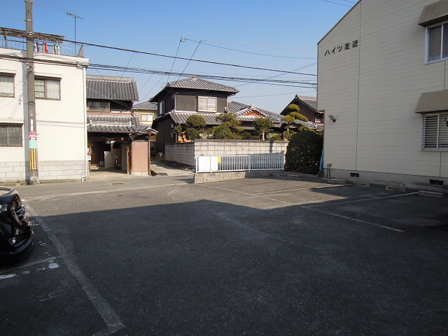ハイツ左近　 駐車場