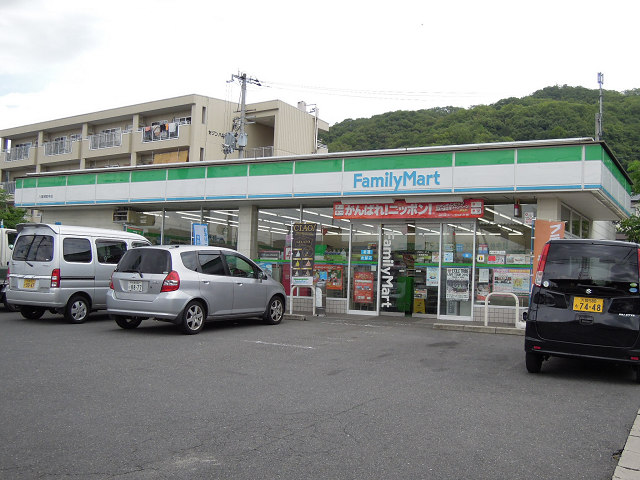 ハイツ左近　 コンビニ