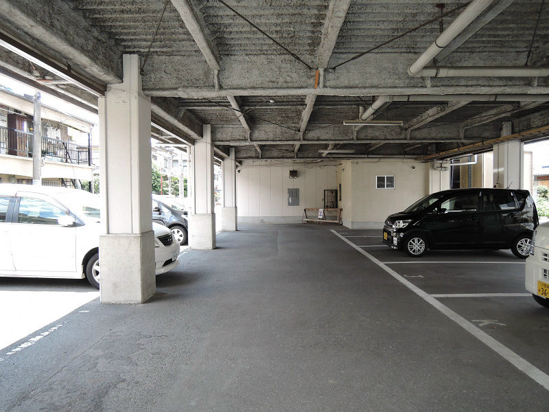 サンルミネ館 駐車場