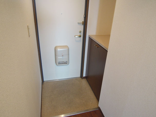 イーストナガレ 玄関