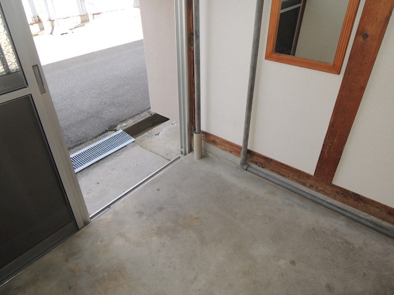 萱振町２丁目平屋 玄関