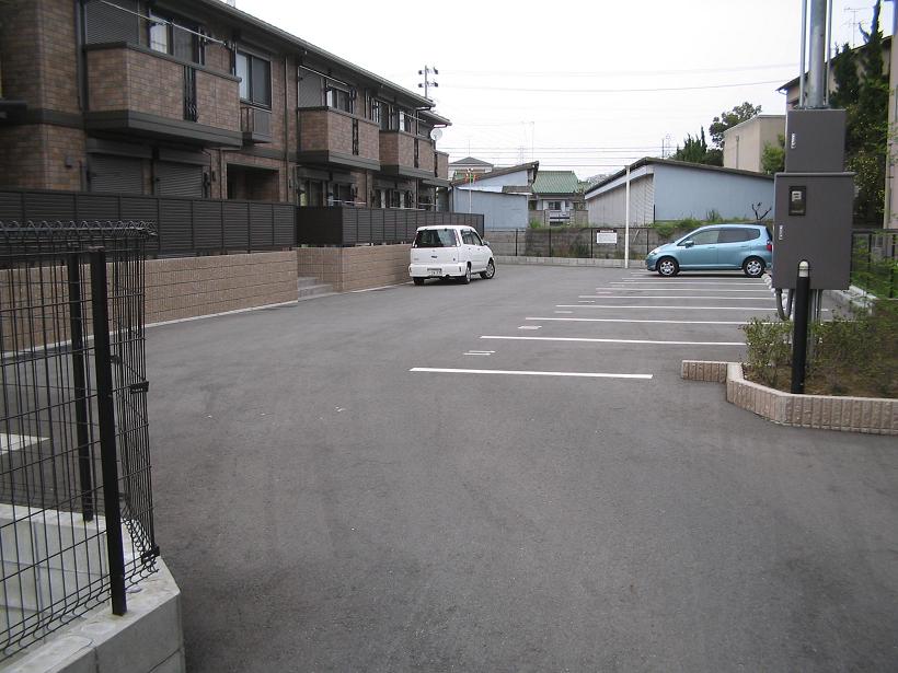アルカーディア 駐車場