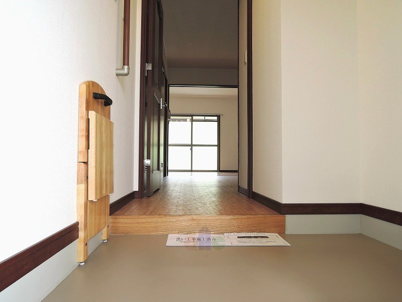 リラスクエア八尾宮町 玄関