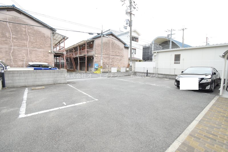 エスティームⅡ番館 駐車場