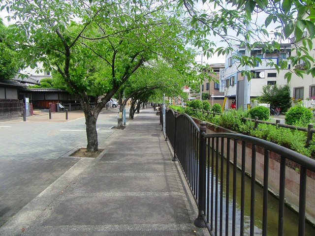 エクレール上小阪 周辺の街並み