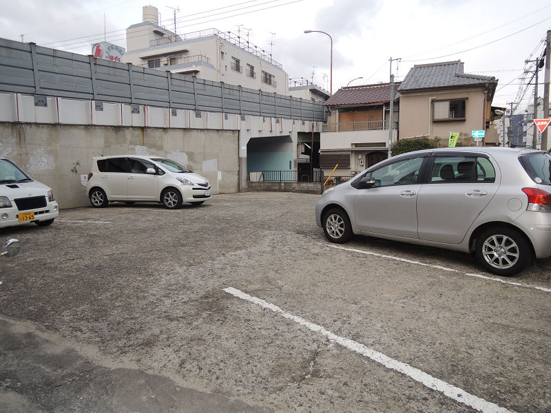 山本マンション 駐車場