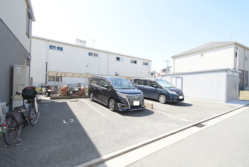シャーメゾン稲田本町Ｂ棟 駐車場