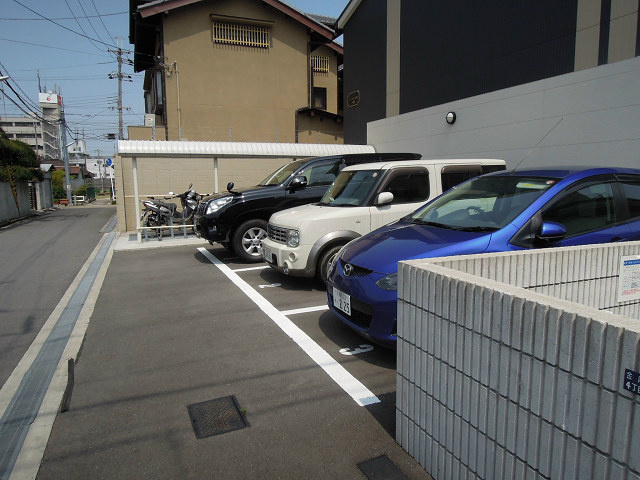 リバーサイド金岡七番館 駐車場