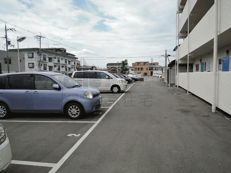 メゾン平野 駐車場