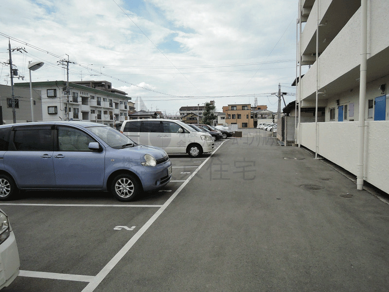 メゾン平野 駐車場