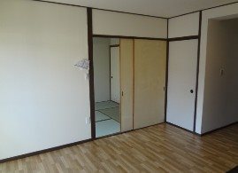 旭ヶ丘コーポラス 西棟　 リビング