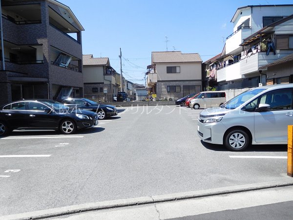 大阪府八尾市八尾木２丁目28-3 駐車場