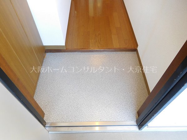 大阪府八尾市八尾木２丁目28-3 玄関