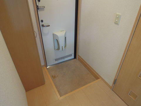 ルピナス  玄関