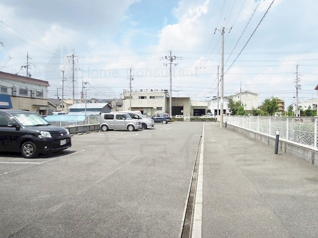 M･ROSEST 駐車場