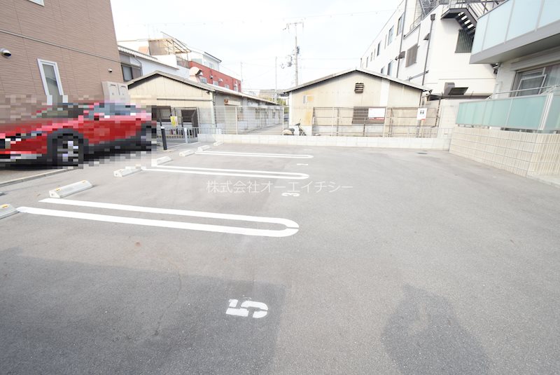 クローリス 駐車場