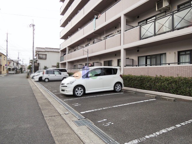 セトン旭 駐車場