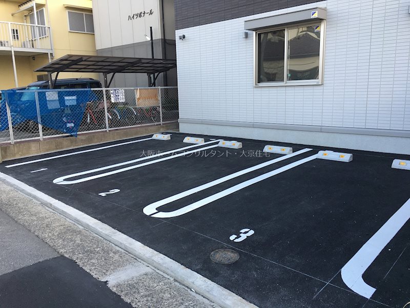 ラフィーネ八尾東 駐車場