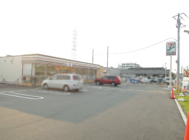 ラフィーネ八尾東 コンビニ