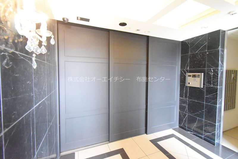 プレミアム菱屋西 エントランス