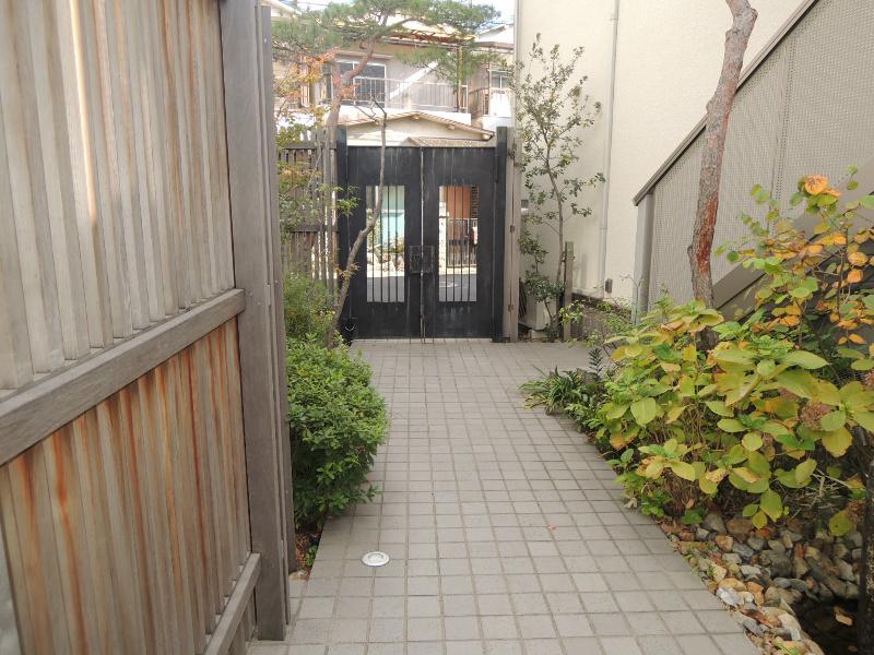 APARTMENT玉串東 エントランス