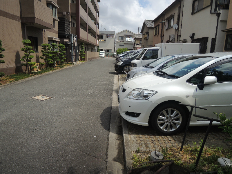 カーサフィオーレ壱番館 駐車場