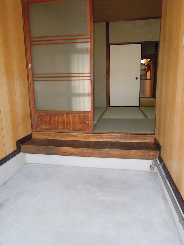 南本町4丁目平屋  玄関