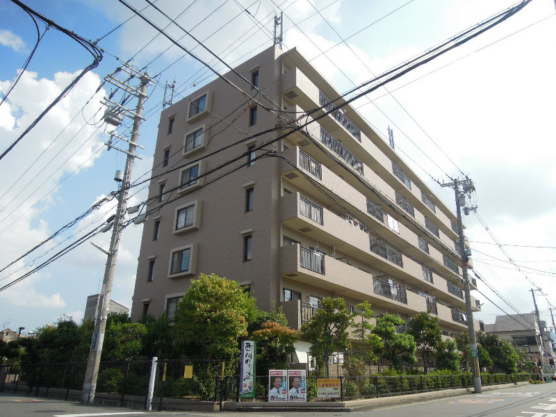 アディーレ八尾 外観