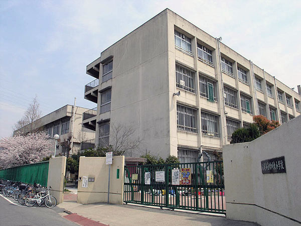 エルムンド 小学校