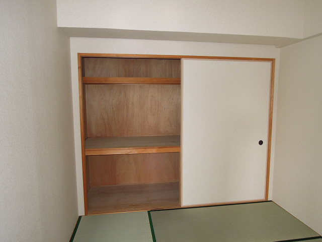 グランドゥール緑ヶ丘 収納