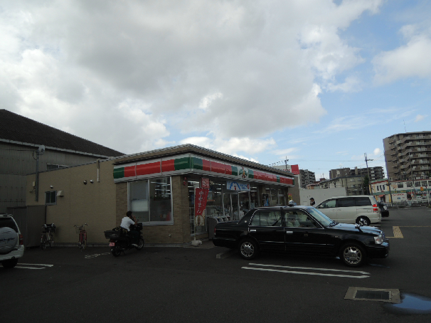 グランドゥール緑ヶ丘 コンビニ