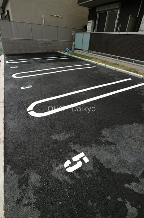 ボン　クロシェット 駐車場