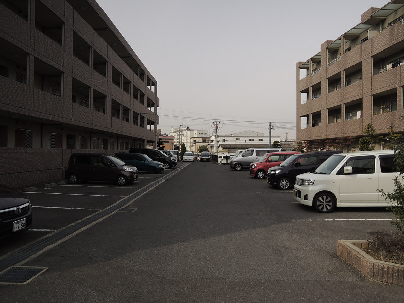 ジャンピュールⅠ番館 駐車場