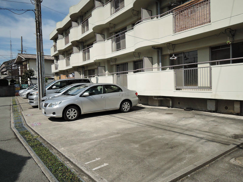 沼卯ハイツ 駐車場