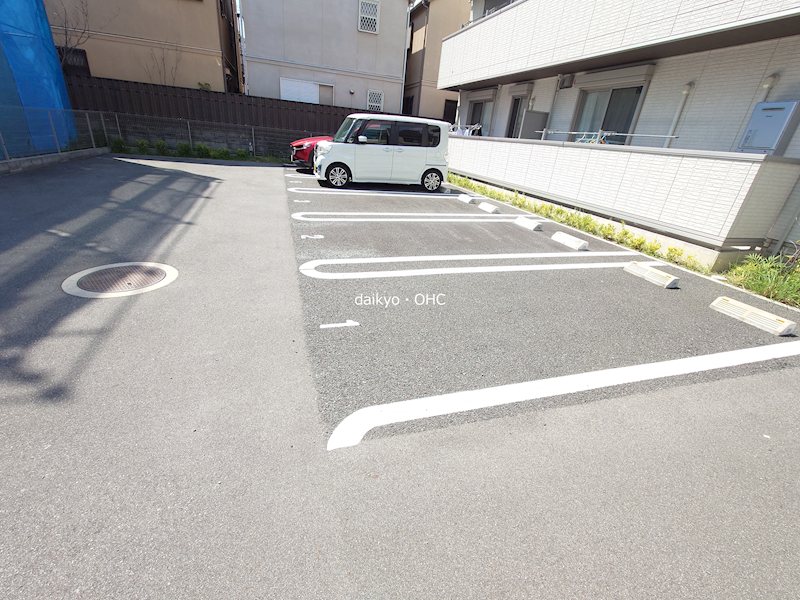 Ark 駐車場