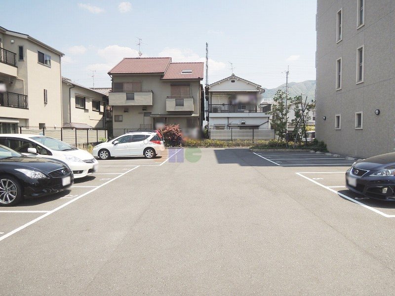 プルミエール・ソレイユ 駐車場
