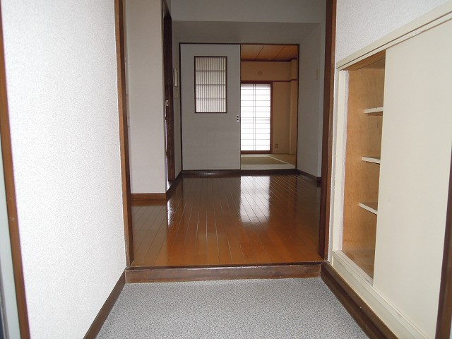 クイーンハイツ久宝寺　（SUUMO掲載不可） 玄関