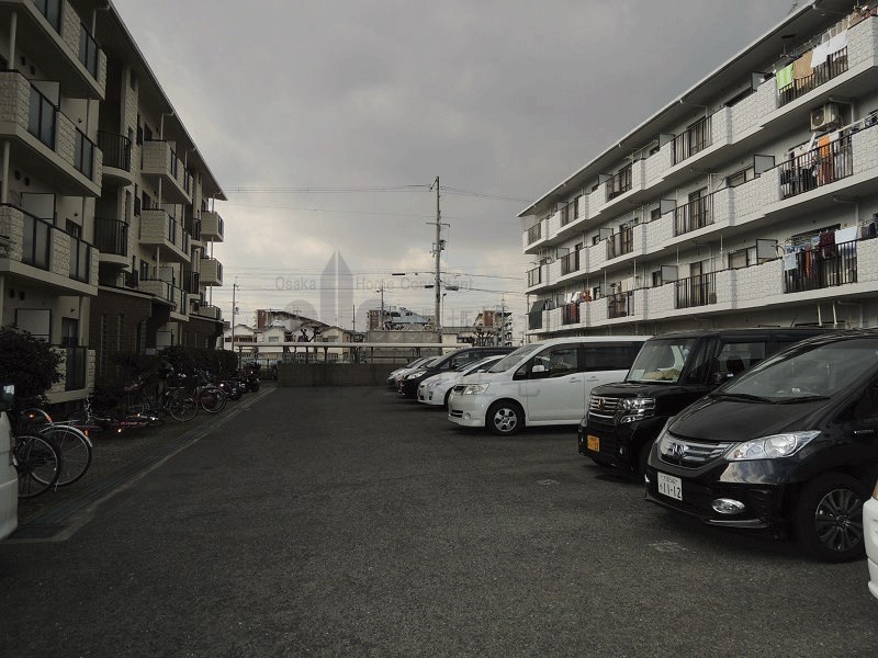 ヴィラ赤とんぼ  駐車場