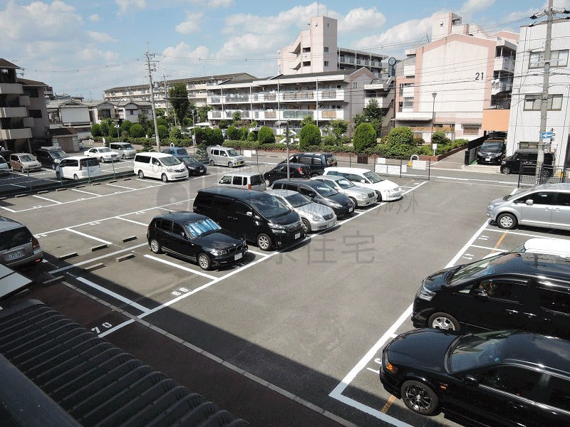 フェリス旭ヶ丘 駐車場
