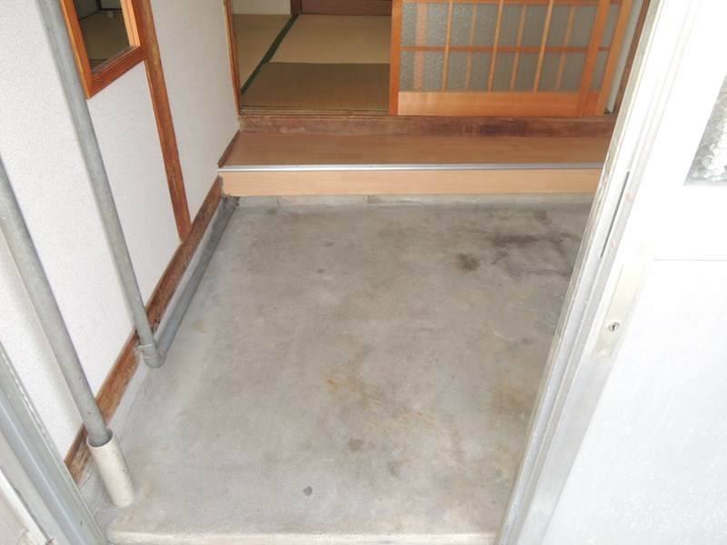 萱振町２丁目平屋 玄関