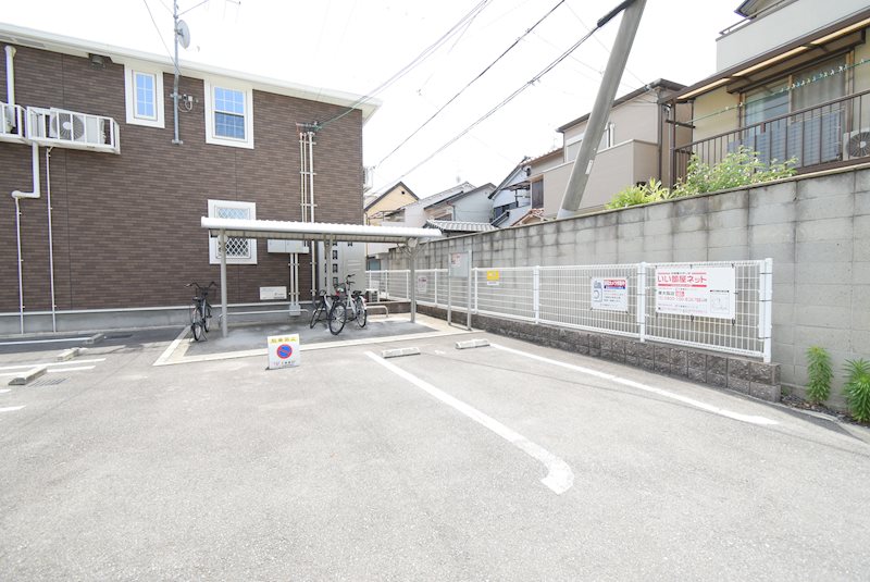 カーサ・コモド 駐車場