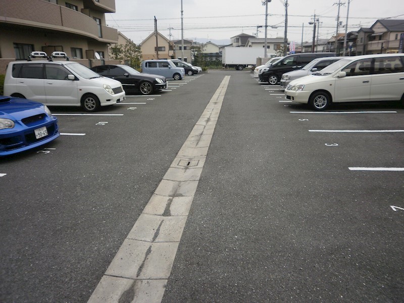 パン・プラージュ 駐車場