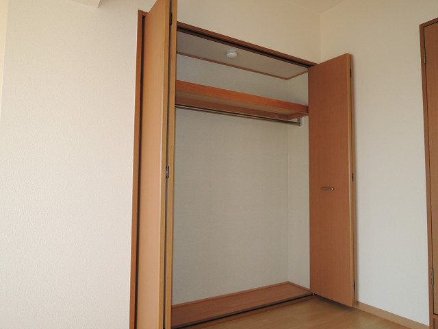 クレール東本町 収納