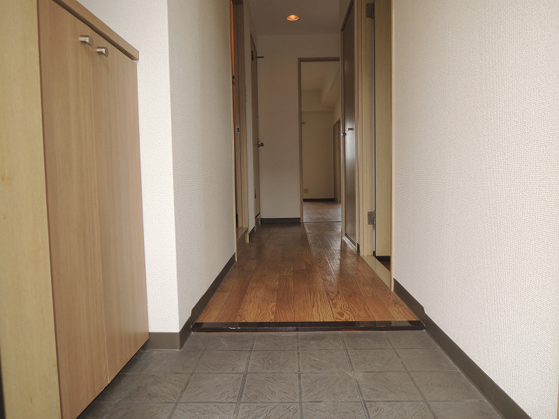 カーサフィオーレ弐番館 玄関