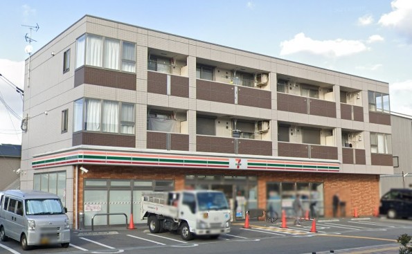 大阪府東大阪市岩田町１丁目10-26 コンビニ