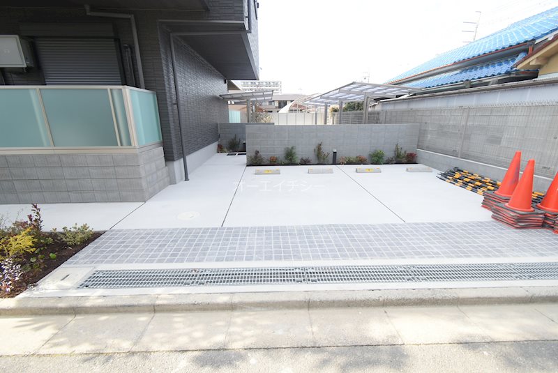 大阪府東大阪市下六万寺町１丁目431-1 駐車場